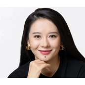 《财富》专访何一：从井边女孩到加密女王，亲述币安生死劫与她的首席客服哲学