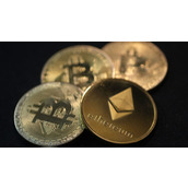 比特币 ETF 单日吸金 3.32 亿美元，逆转以太币 ETF 主导优势