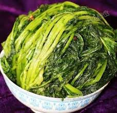 冬天腌制雪里蕻时上面压重物的主要目的是什么