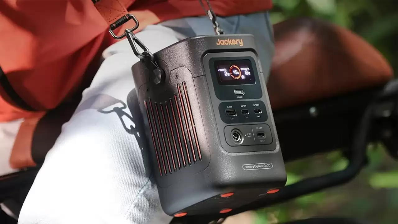 Jackery Explorer 240D 80000mAh 移动电源6折特惠：超大容量 小巧便携