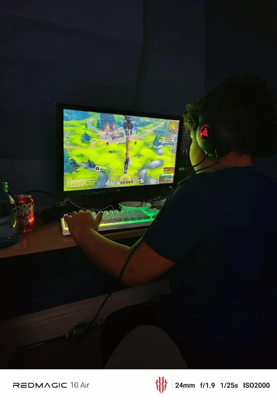 《魔兽世界》亲子入坑引争议-传承情怀还是成瘾隐患