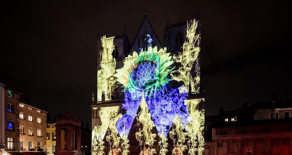 揭秘里昂灯光节的魅力与奇观（欣赏里昂灯光节璀璨夜景，沉浸在光与影的童话世界中）-第2张图片-