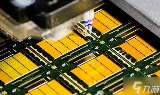 数据中心今年将吞噬70%内存芯片！普通人更难了