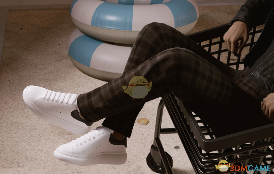 《InZOI》MCQ运动鞋MOD