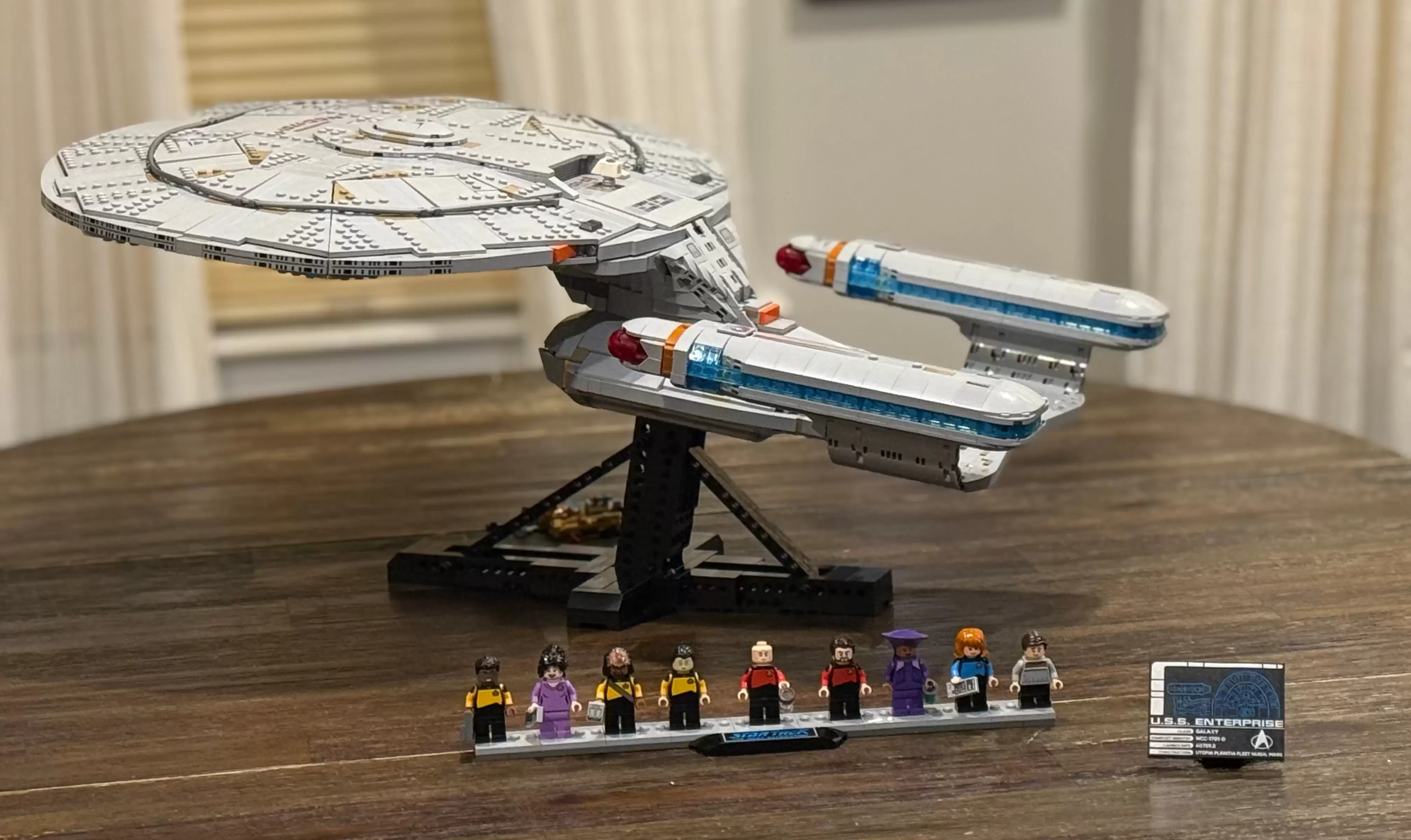 拼搭乐高 Star Trek 企业号 NCC-1701-D：星际舰队最强旗舰